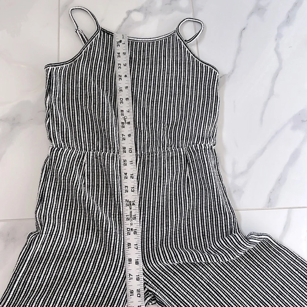 ❌ Forever 21 Black & White Ribbed Spaghetti Strap Wide Leg Jumpsuit